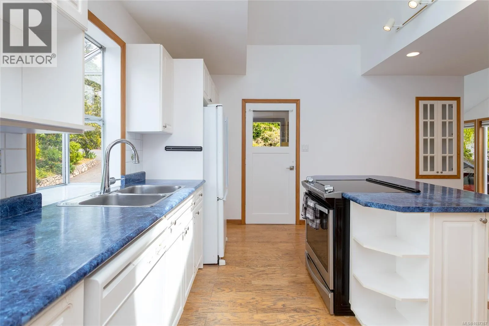 2 6755 Wallace Dr