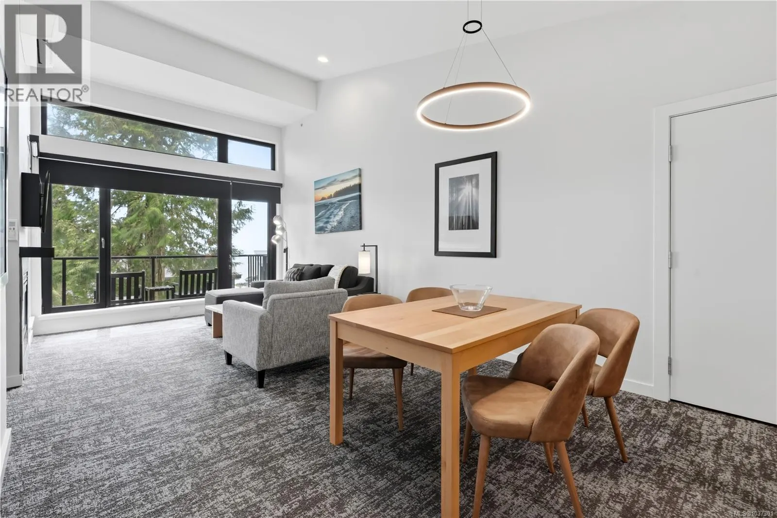 2003 596 Marine Dr