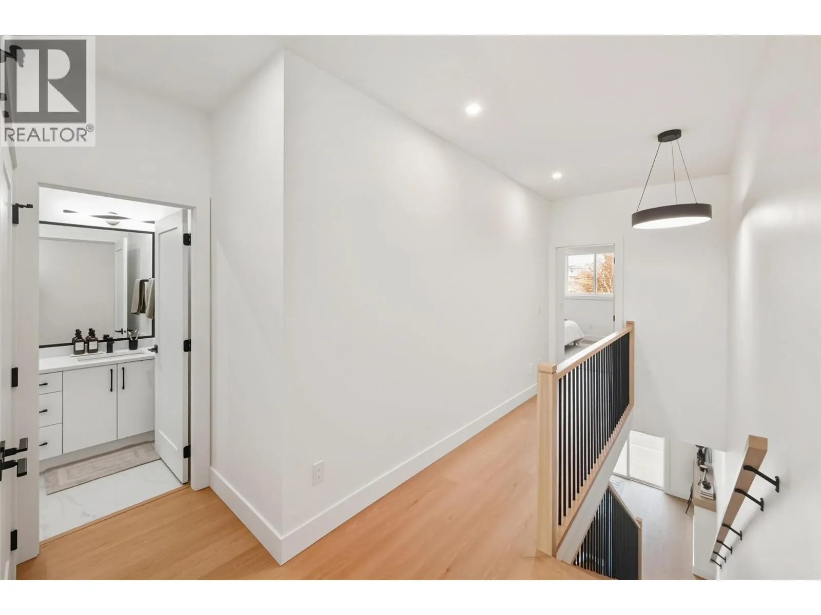 194 Maple Place Unit# 2