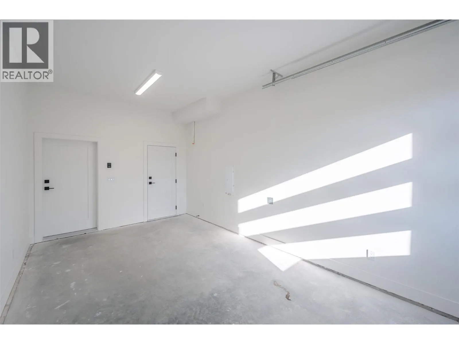 194 Maple Place Unit# 2