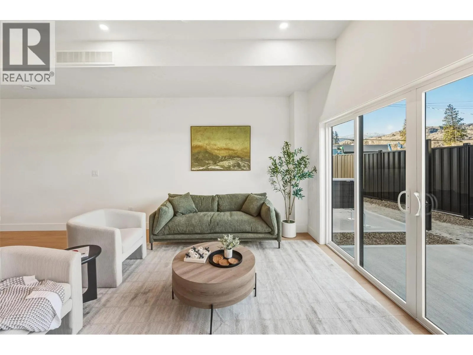 194 Maple Place Unit# 2