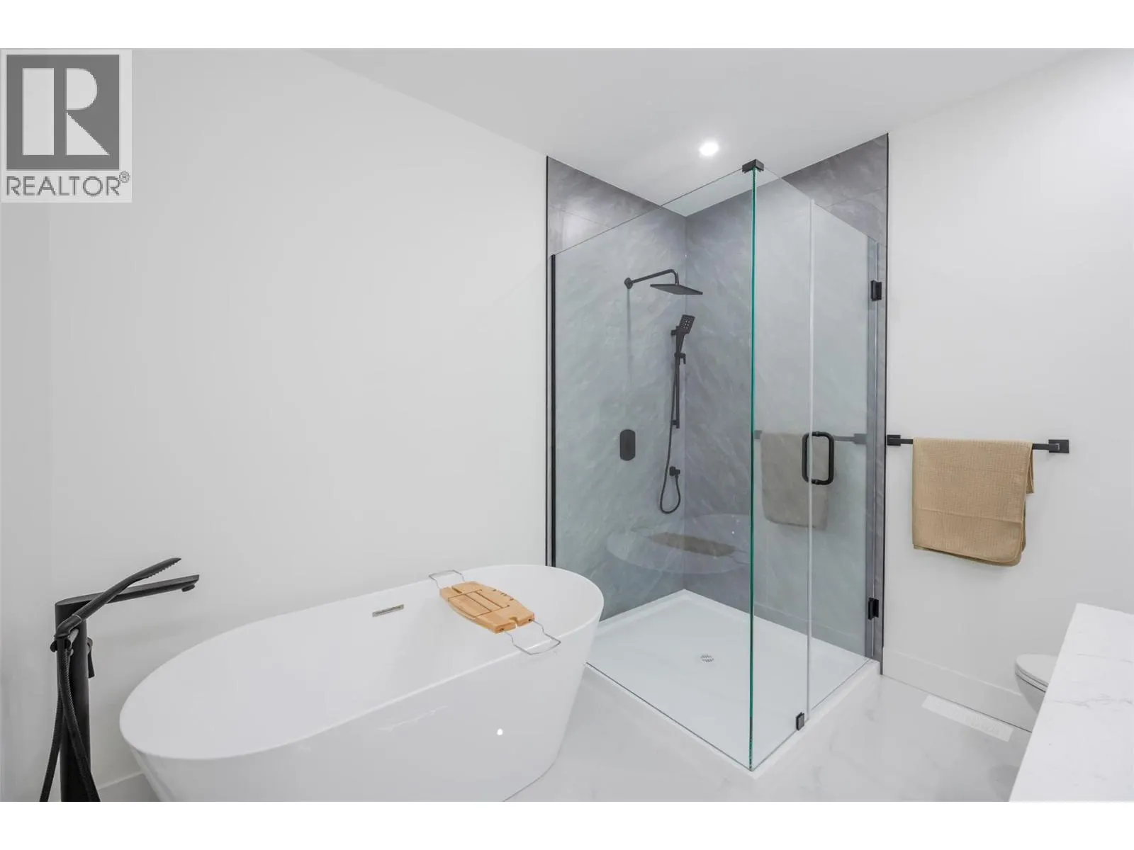 194 Maple Place Unit# 2