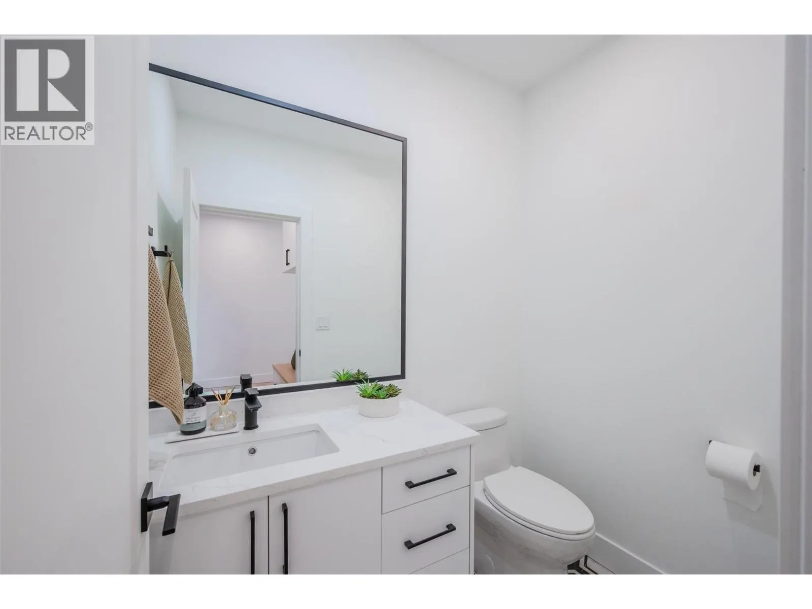 194 Maple Place Unit# 2