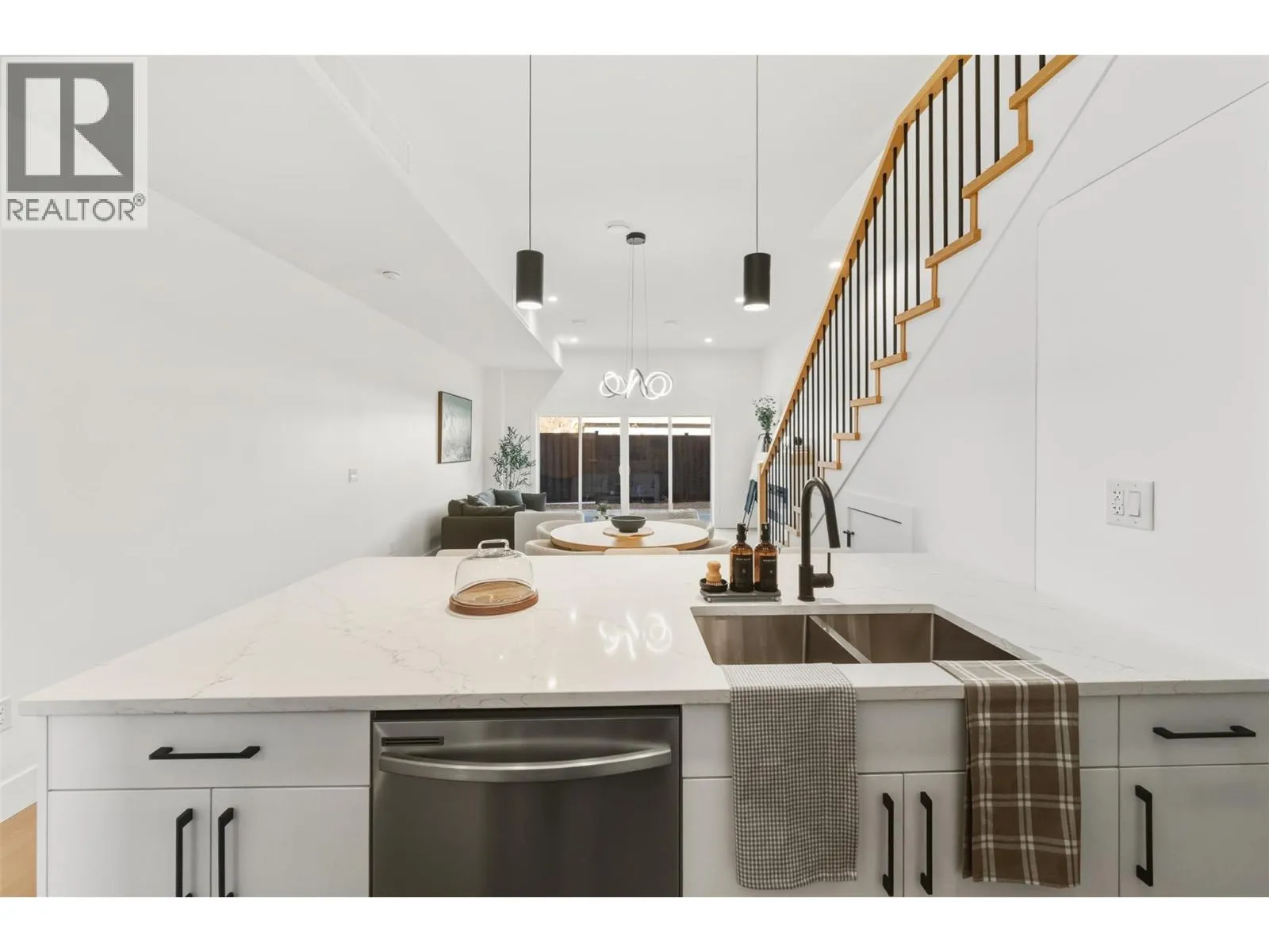 194 Maple Place Unit# 2