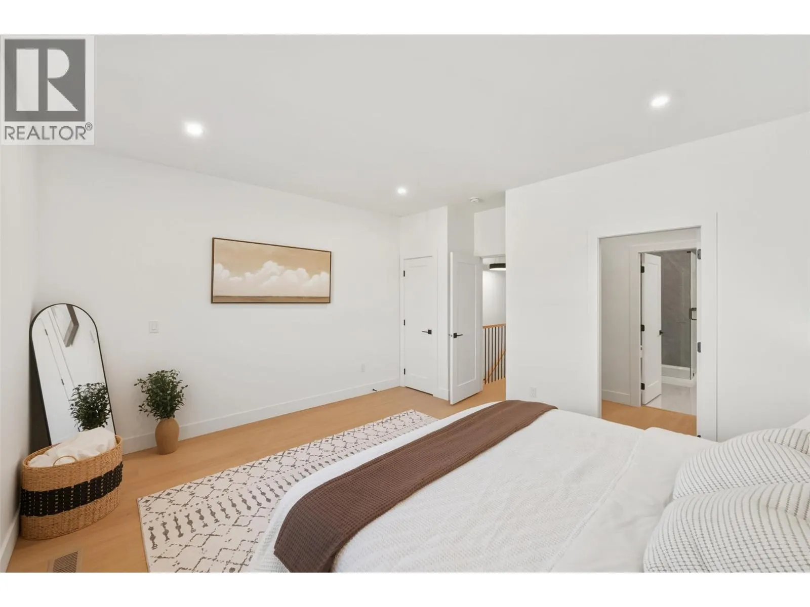 194 Maple Place Unit# 2