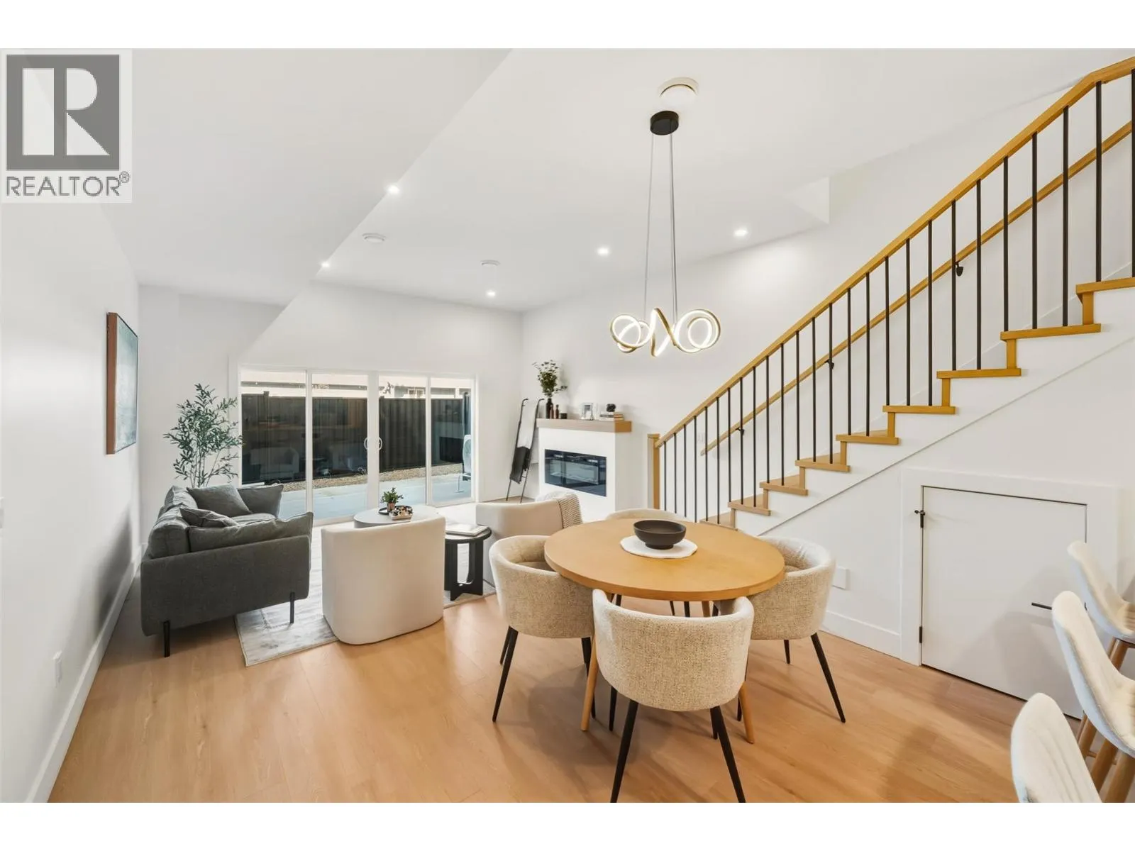 194 Maple Place Unit# 2