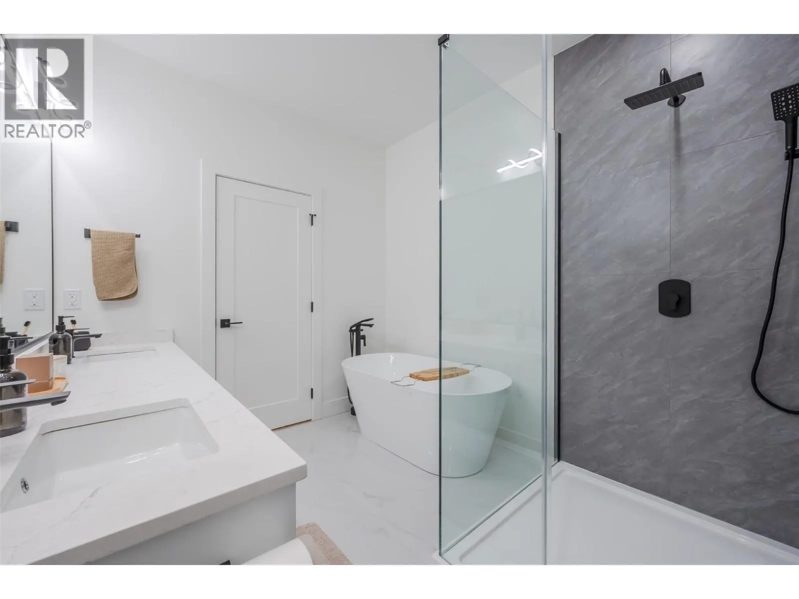 194 Maple Place Unit# 2