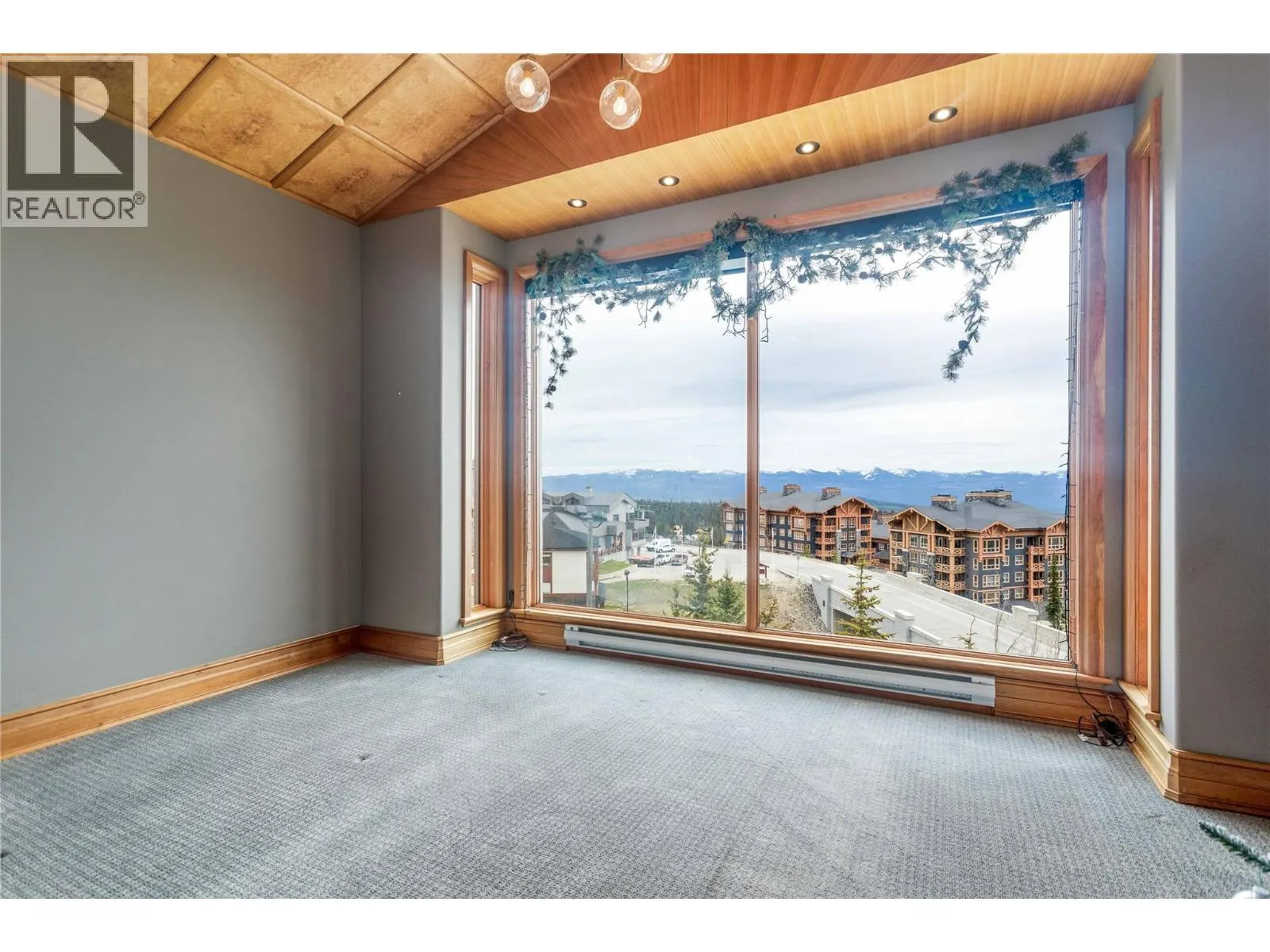 5335 Big White Road Unit# 408
