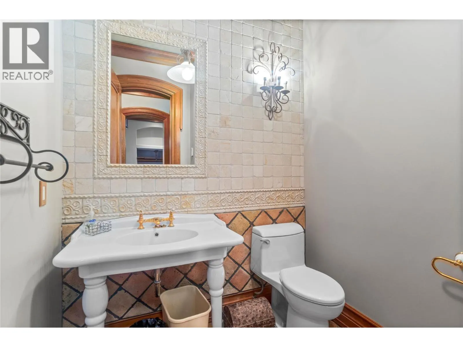 5335 Big White Road Unit# 408