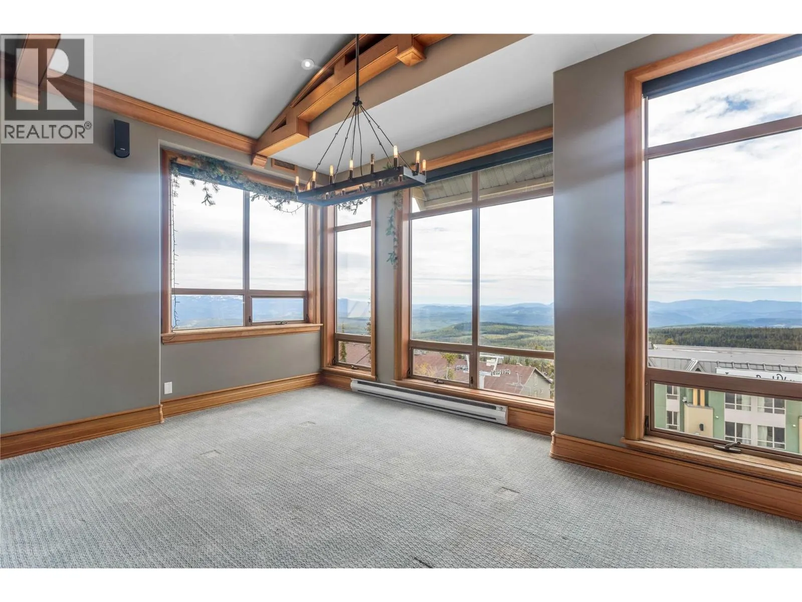 5335 Big White Road Unit# 408