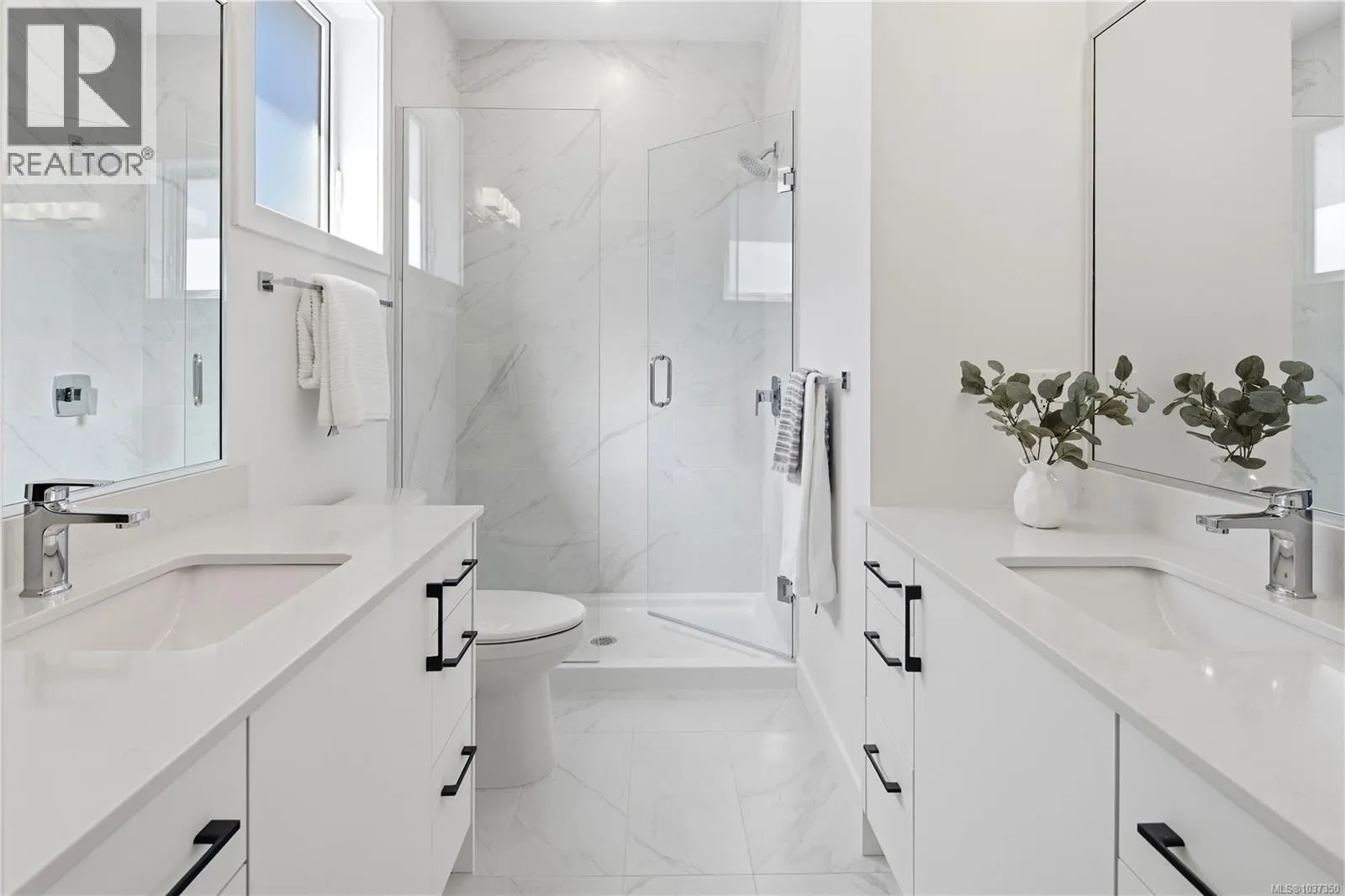 301 7057 Central Saanich Rd