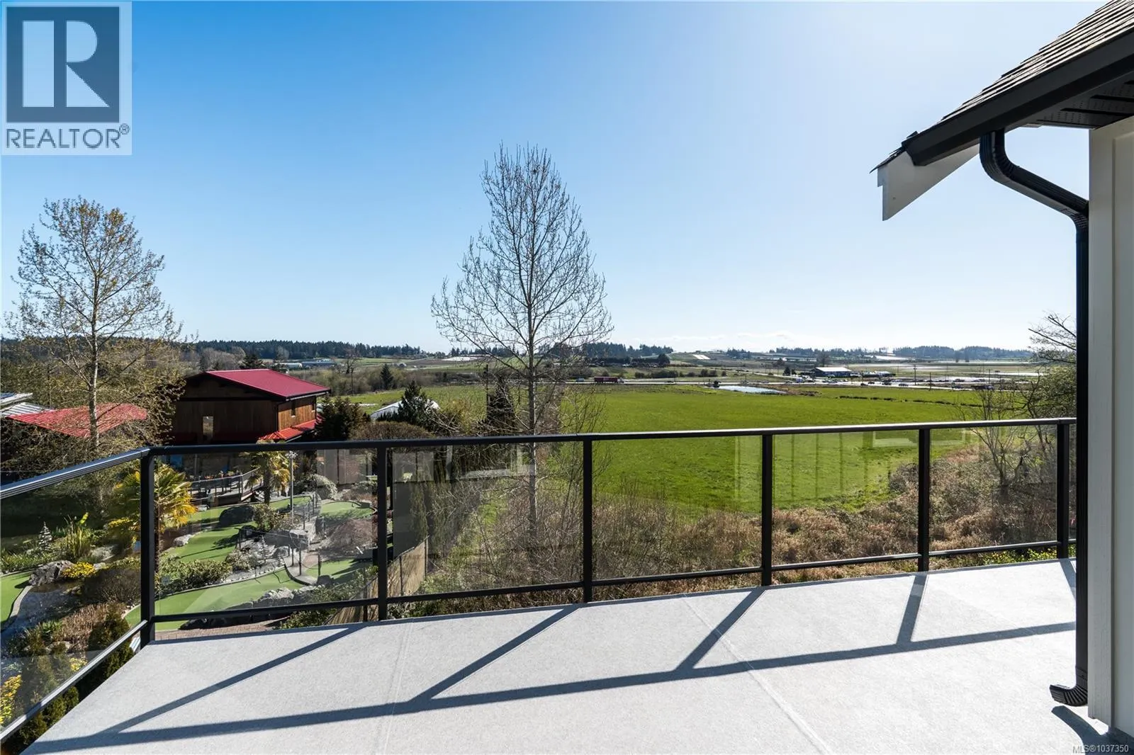 301 7057 Central Saanich Rd