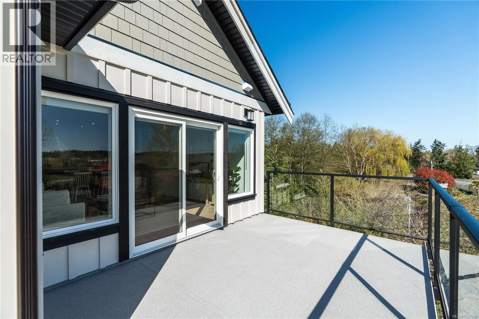301 7057 Central Saanich Rd