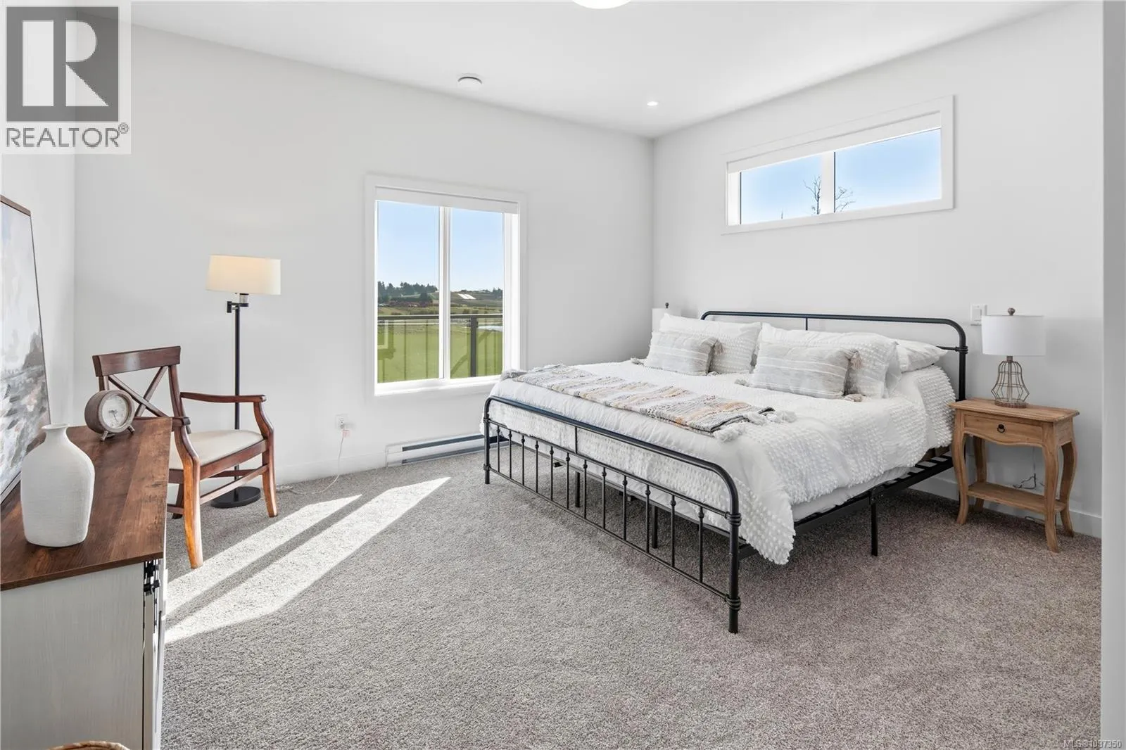 301 7057 Central Saanich Rd