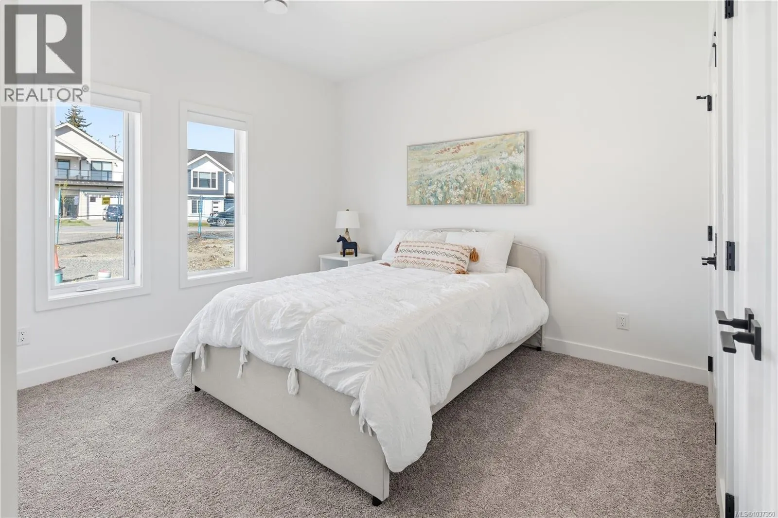 301 7057 Central Saanich Rd