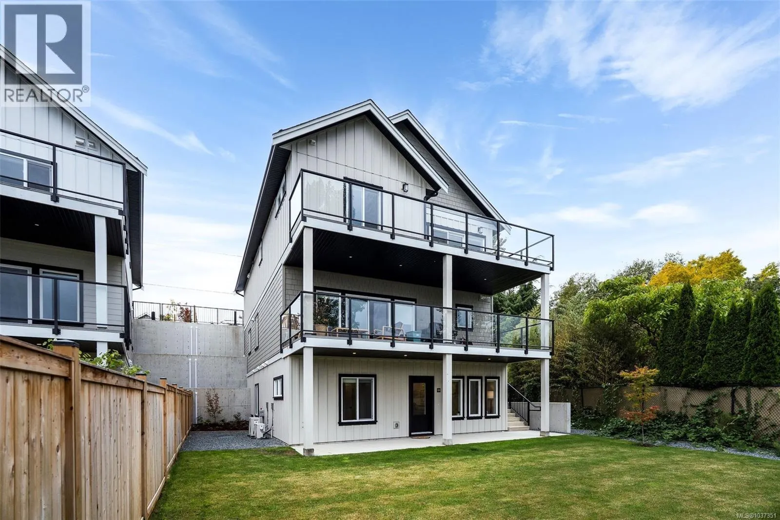 101 7057 Central Saanich Rd
