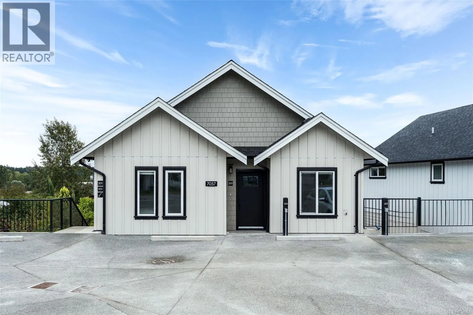 101 7057 Central Saanich Rd