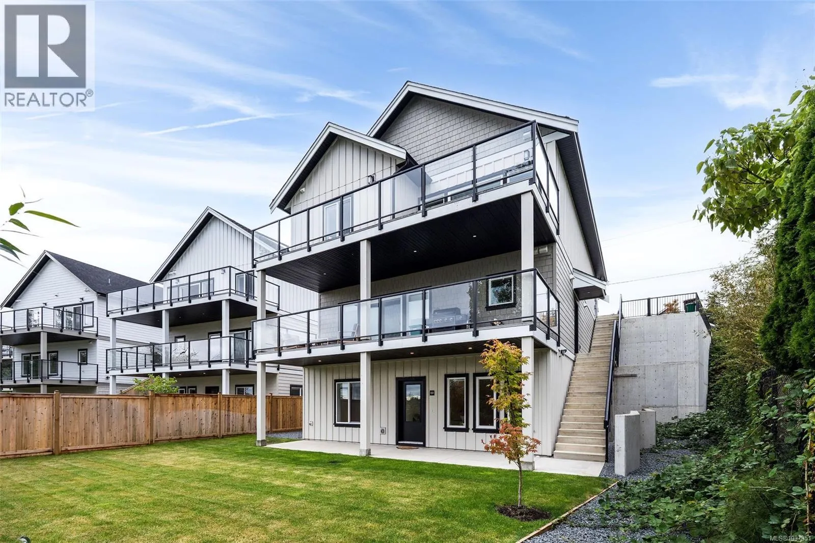101 7057 Central Saanich Rd