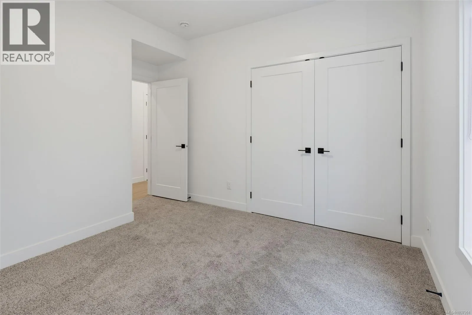 101 7057 Central Saanich Rd