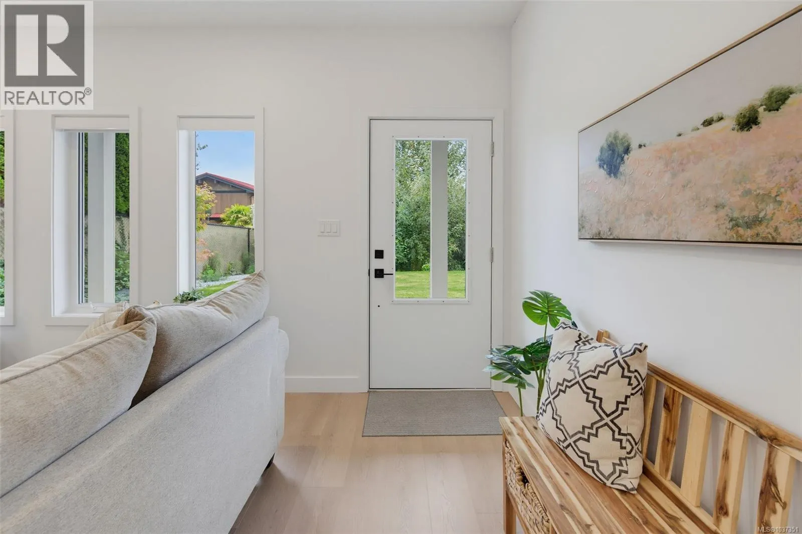 101 7057 Central Saanich Rd