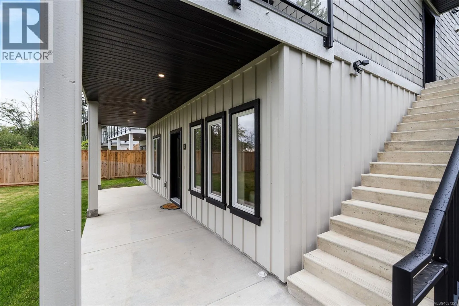 101 7057 Central Saanich Rd