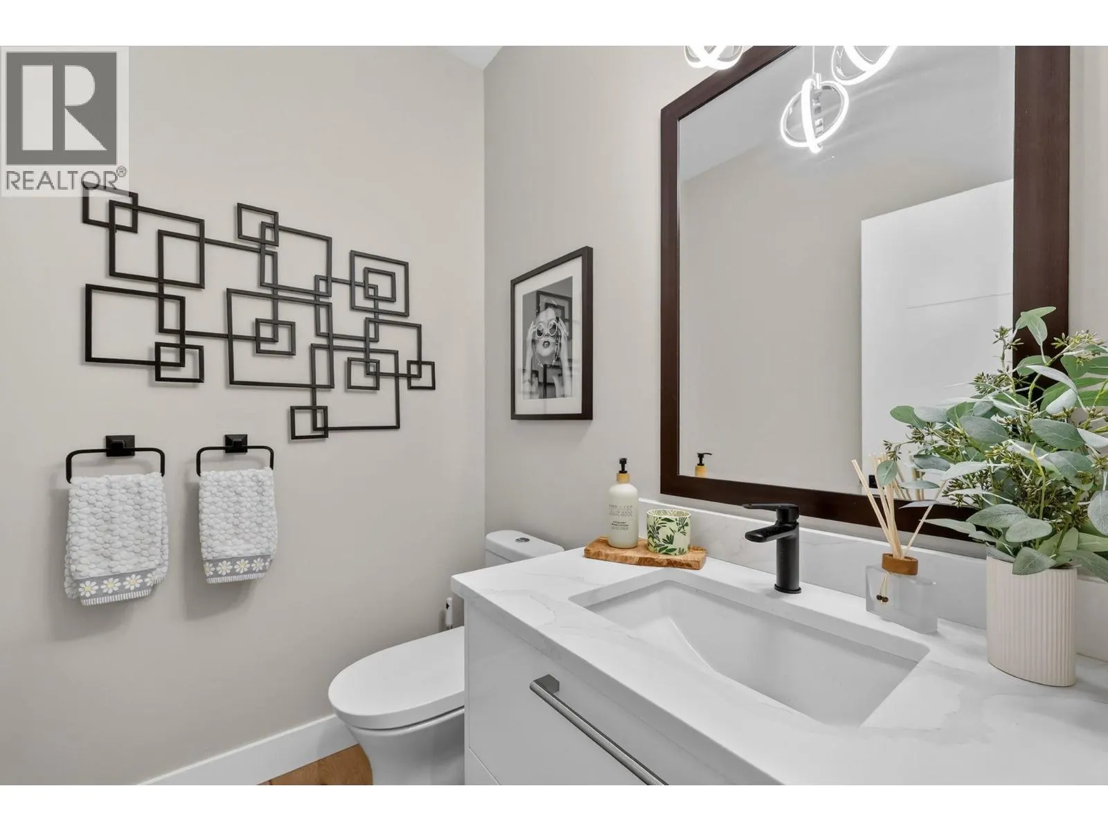 2759 Canyon Crest Drive