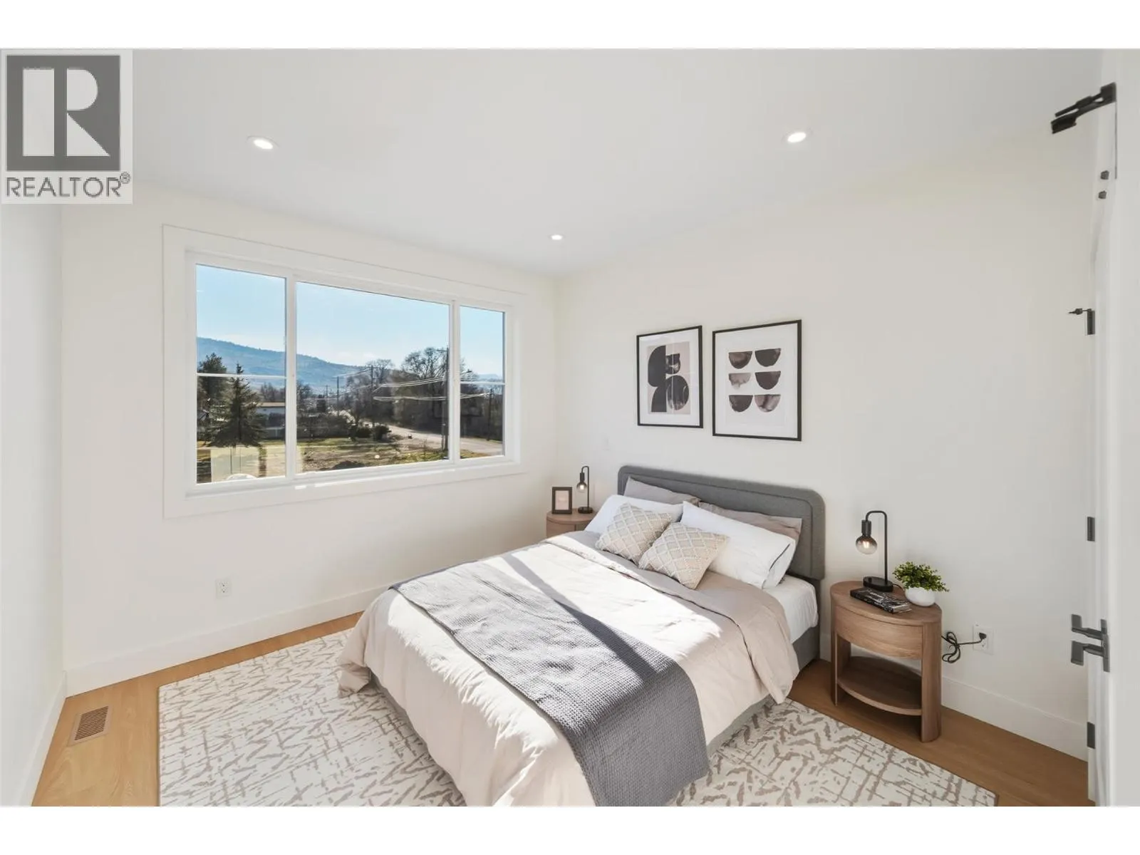 194 Maple Place Unit# 3