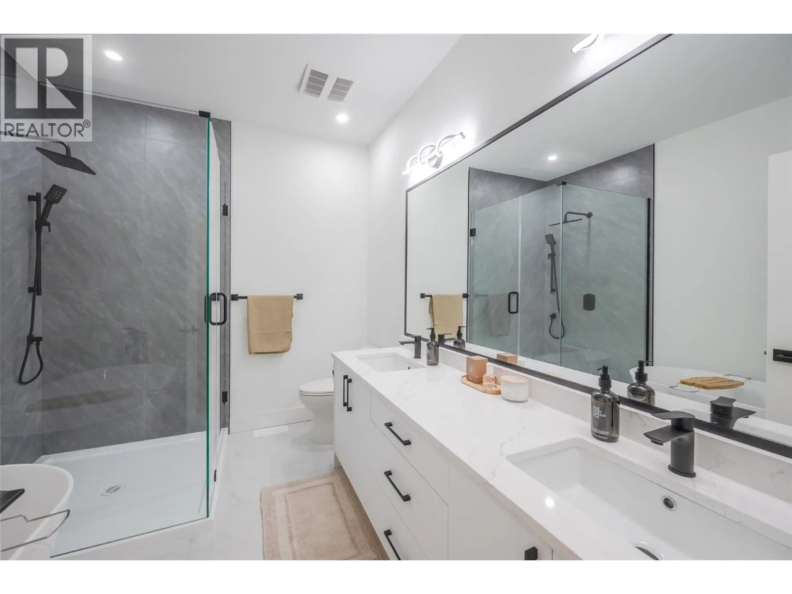 194 Maple Place Unit# 3