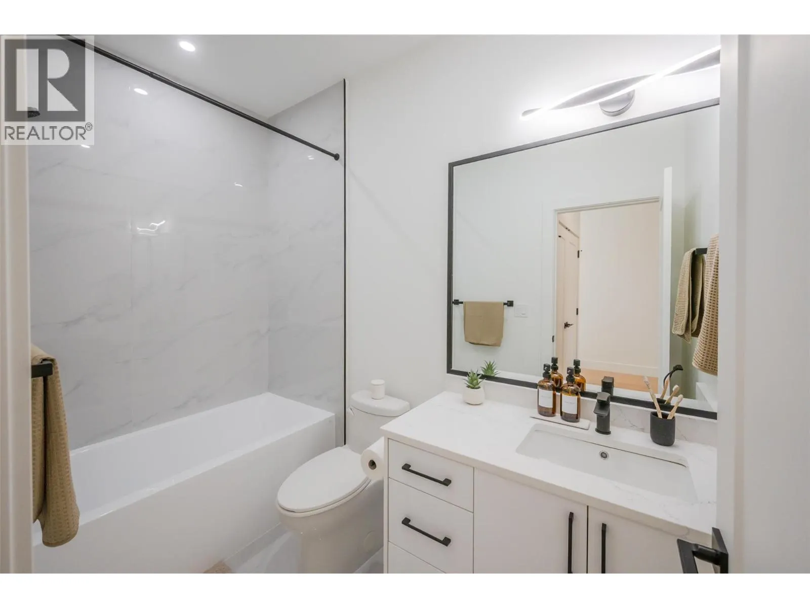 194 Maple Place Unit# 3