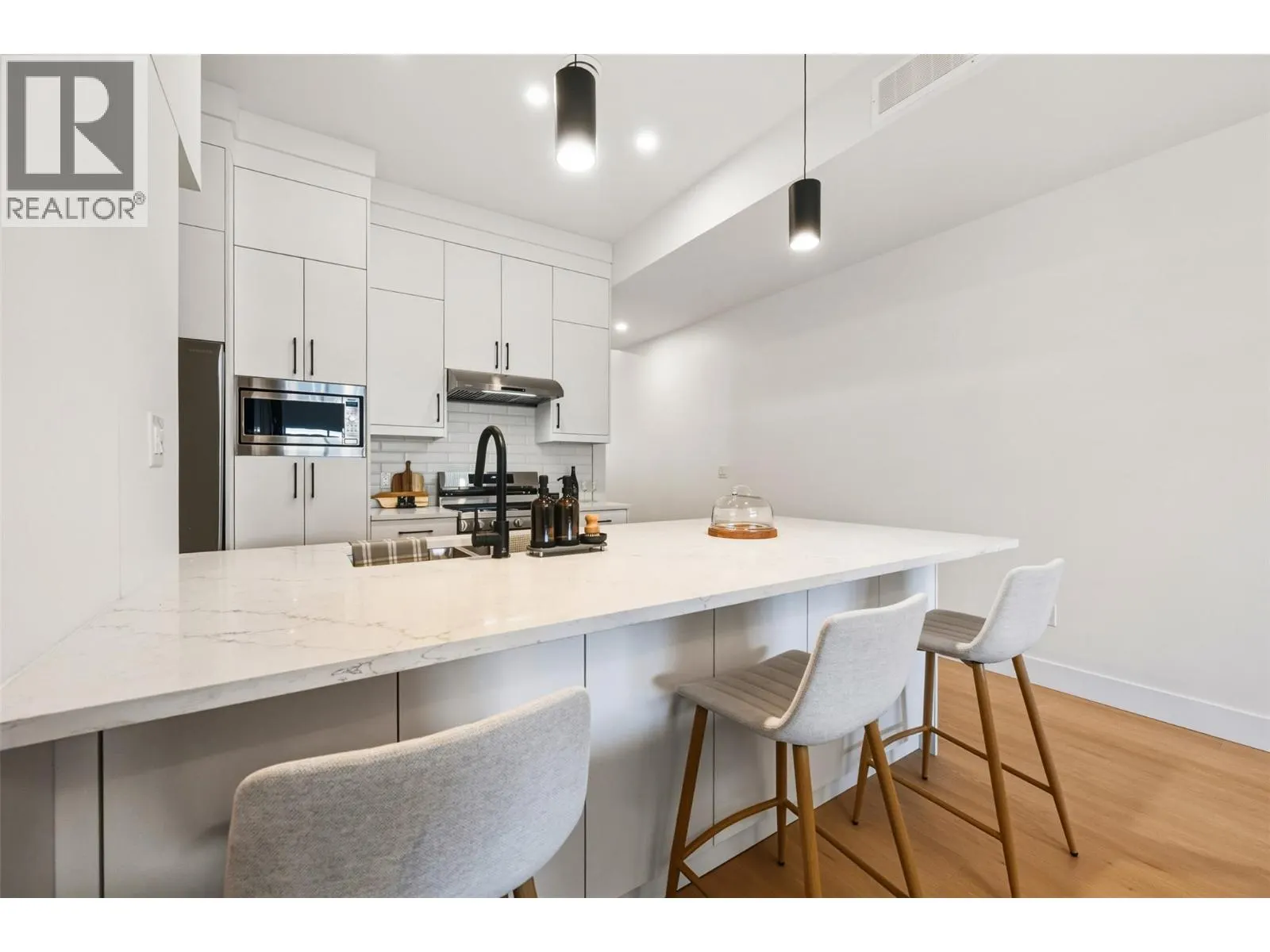 194 Maple Place Unit# 3