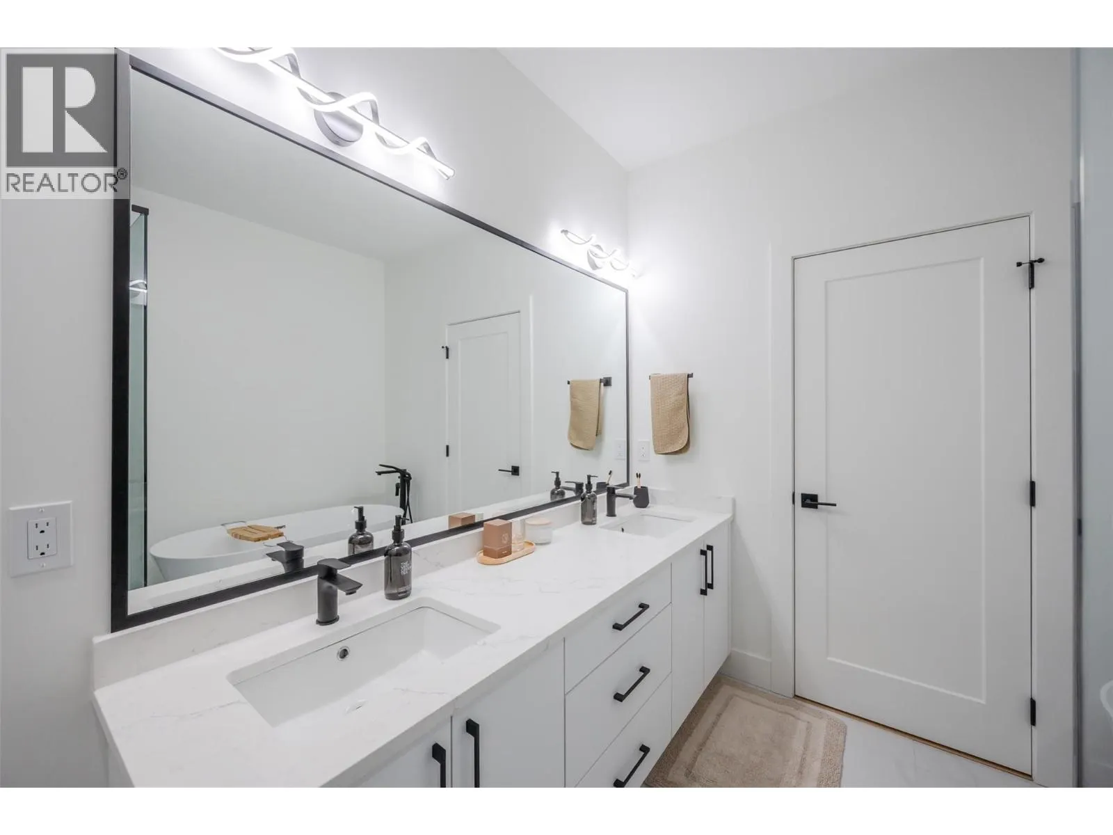 194 Maple Place Unit# 3