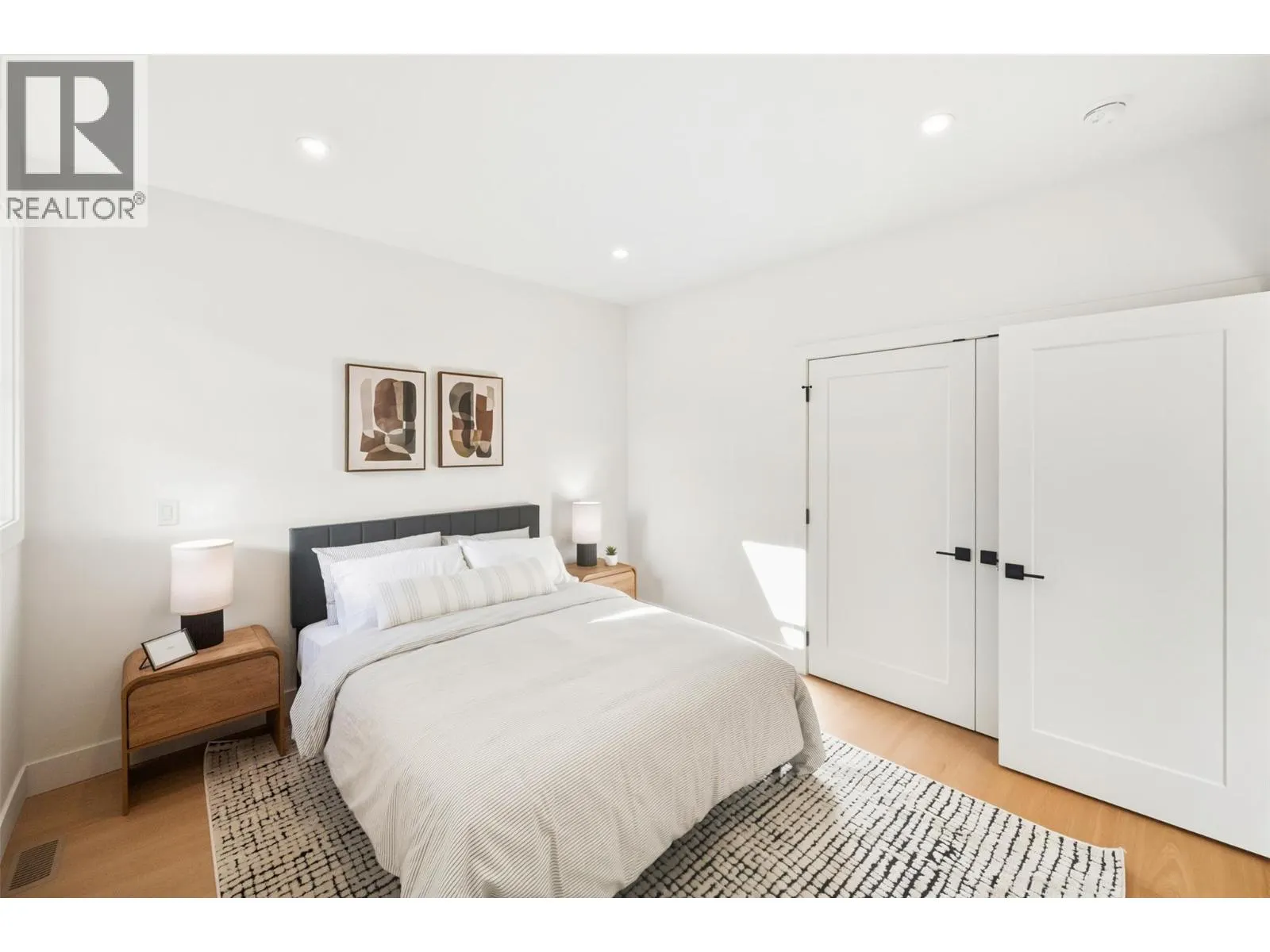 194 Maple Place Unit# 4
