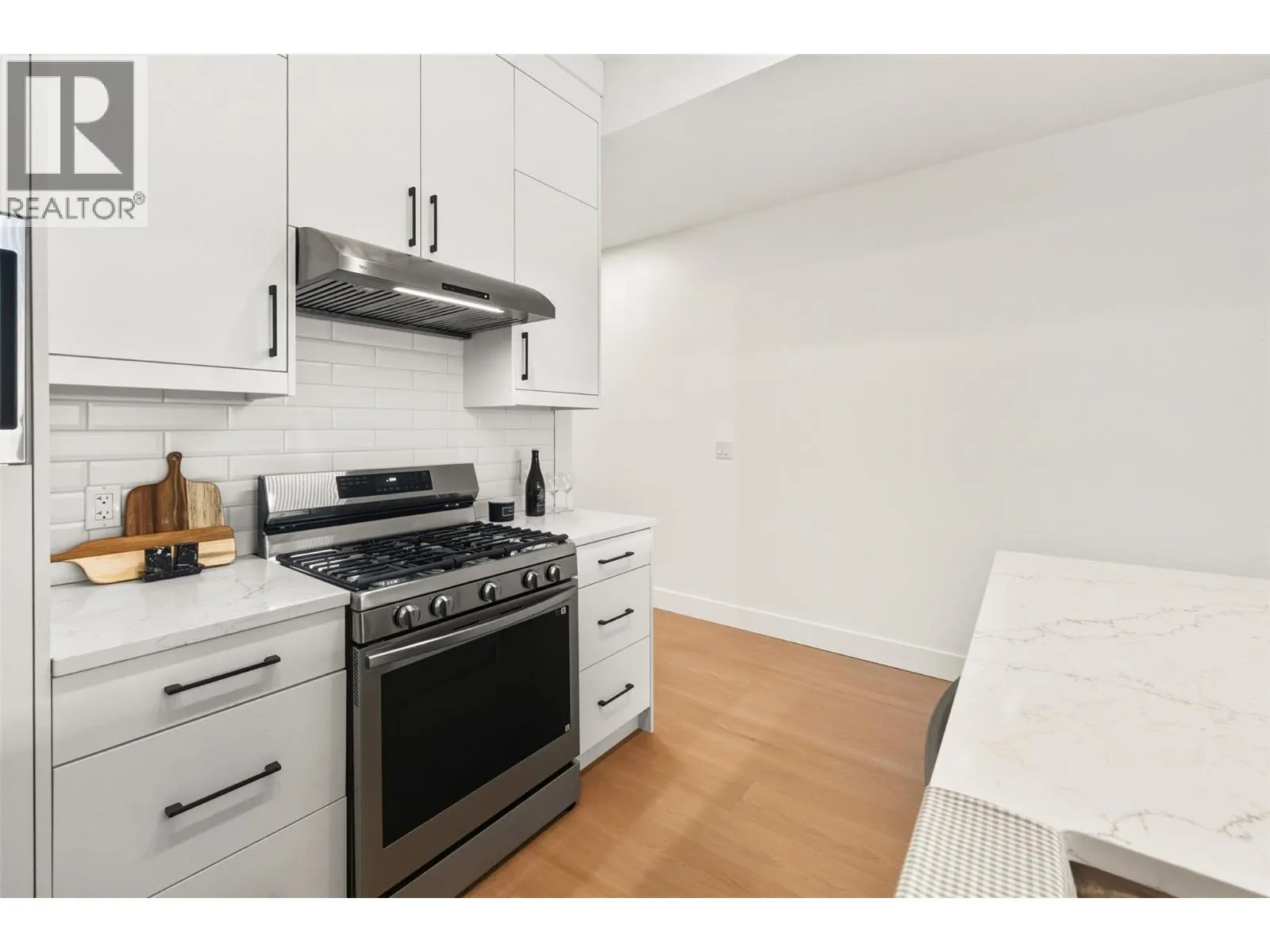 194 Maple Place Unit# 4