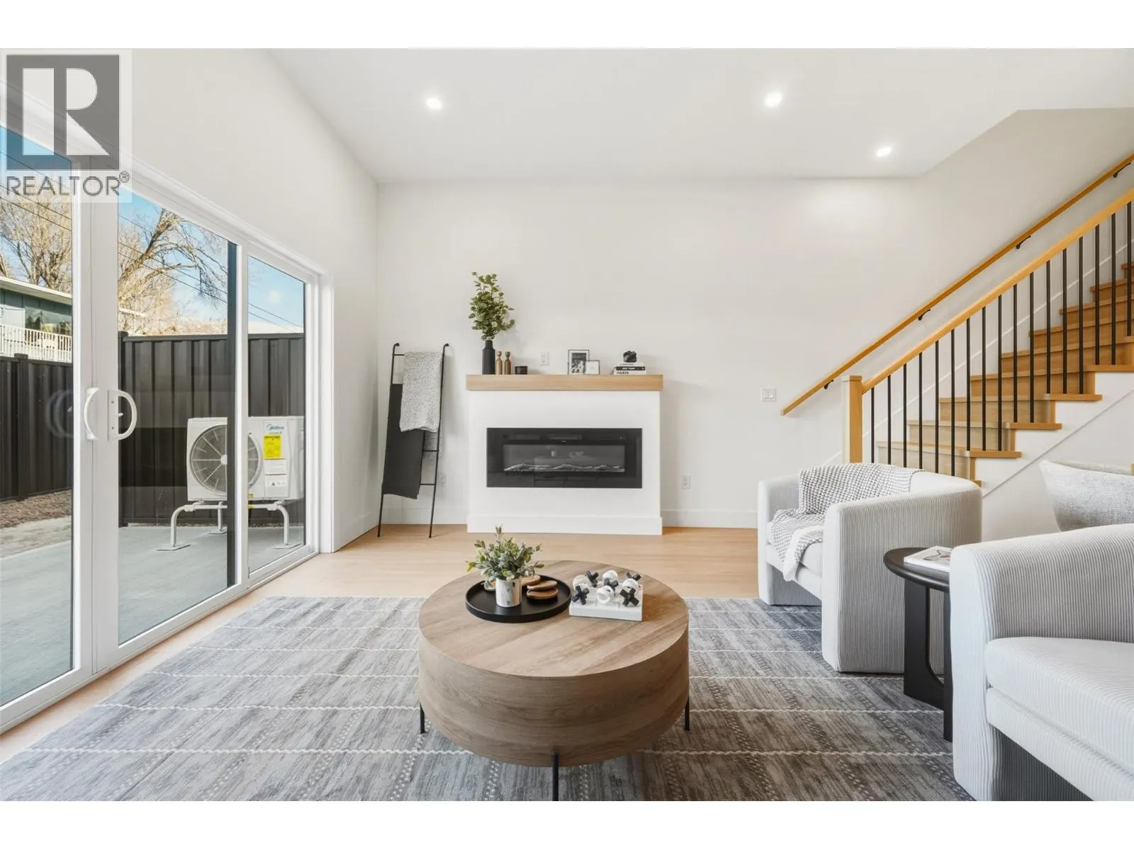 194 Maple Place Unit# 4