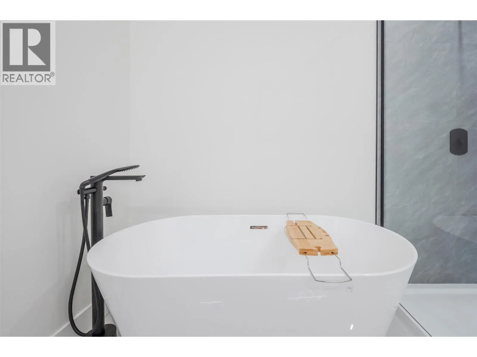194 Maple Place Unit# 4