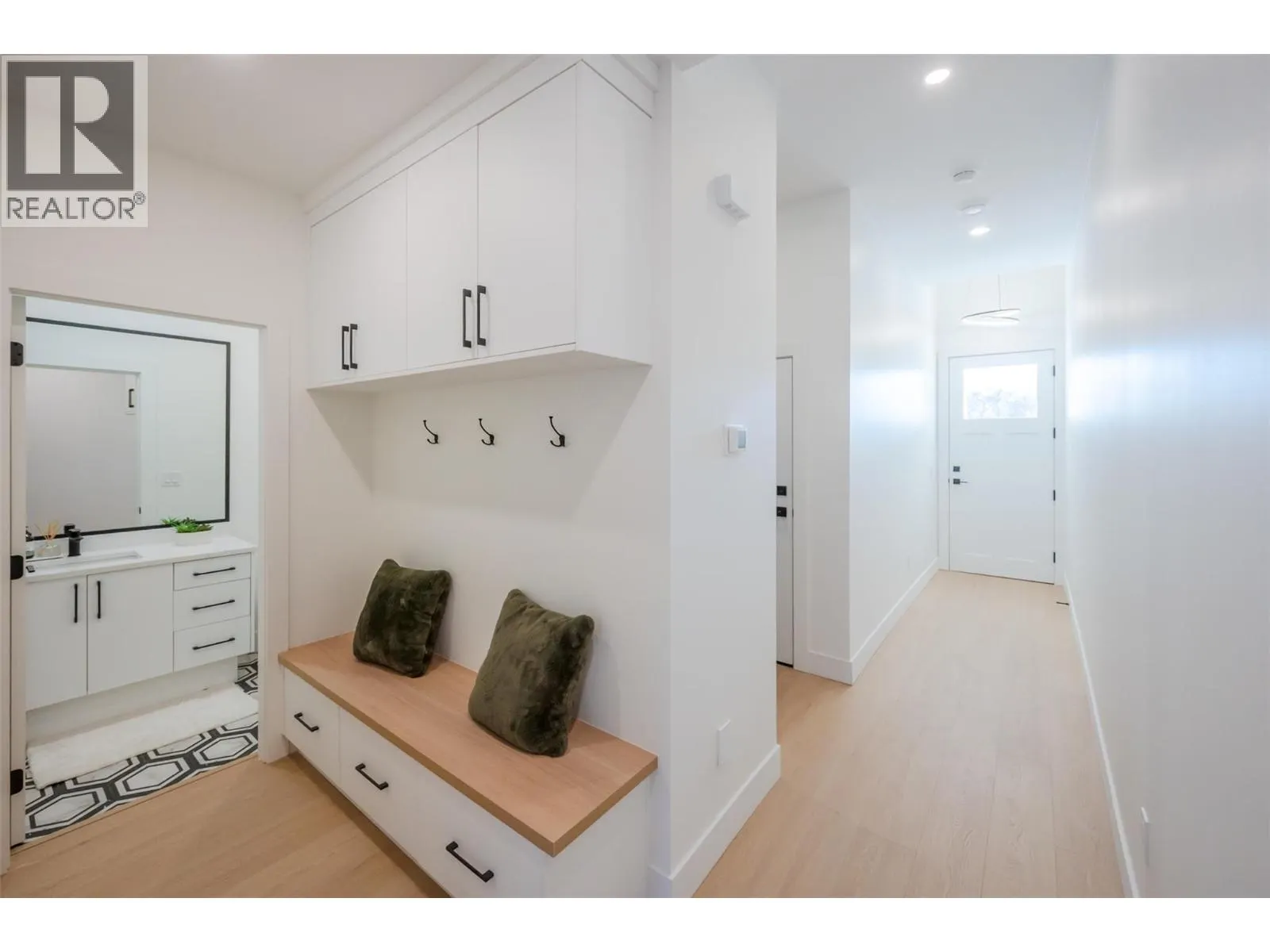 194 Maple Place Unit# 4