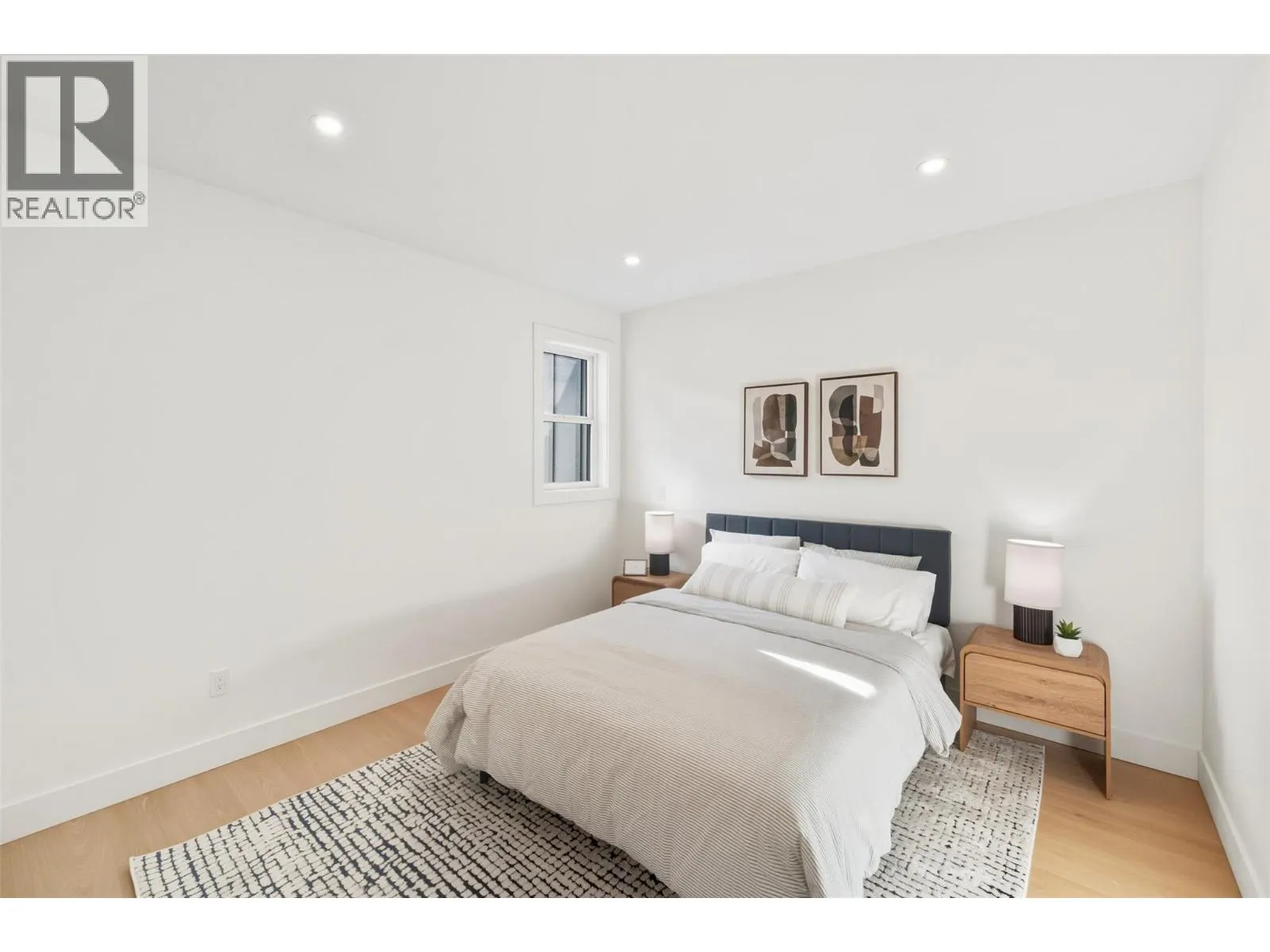 194 Maple Place Unit# 4