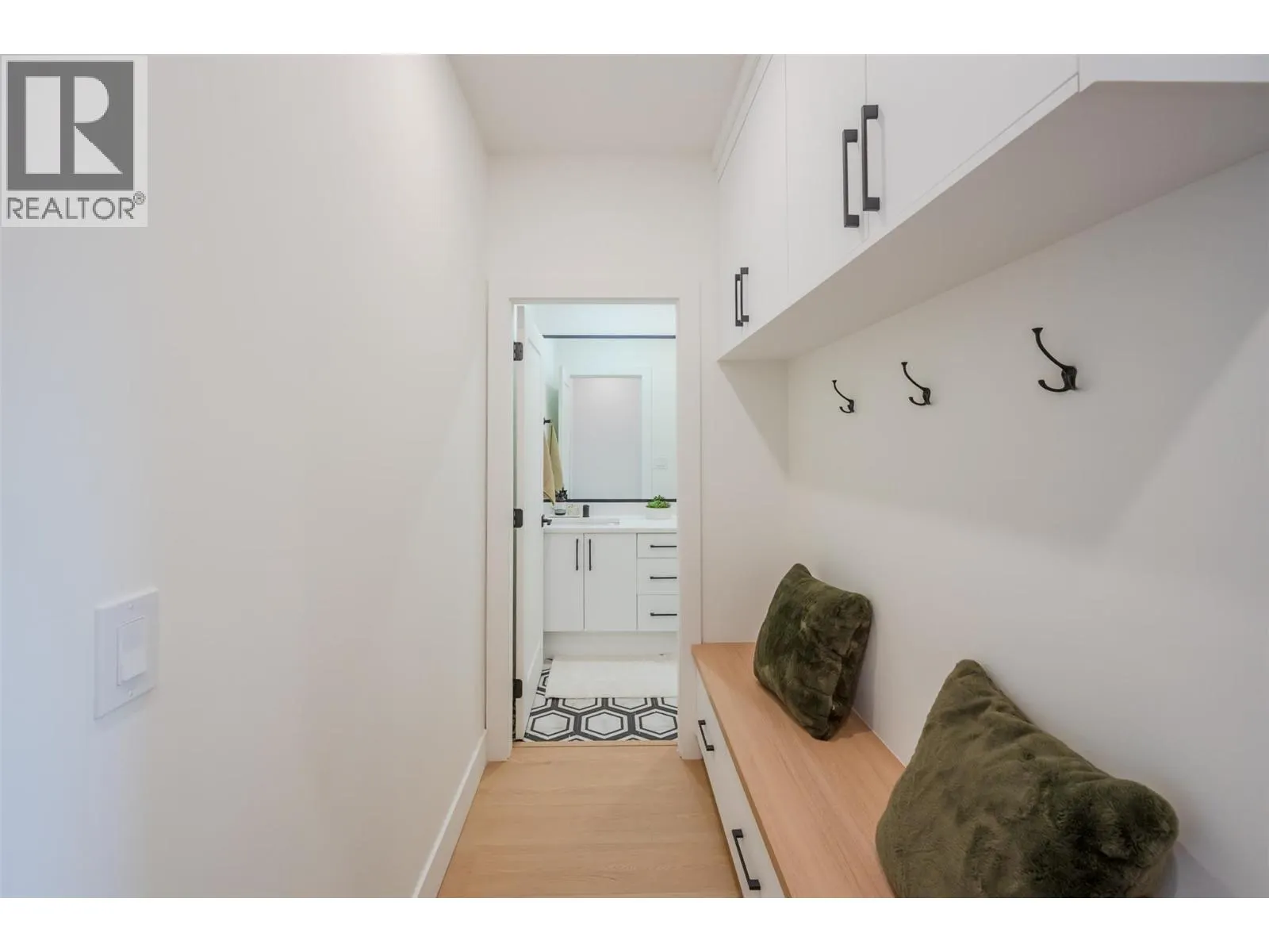 194 Maple Place Unit# 4