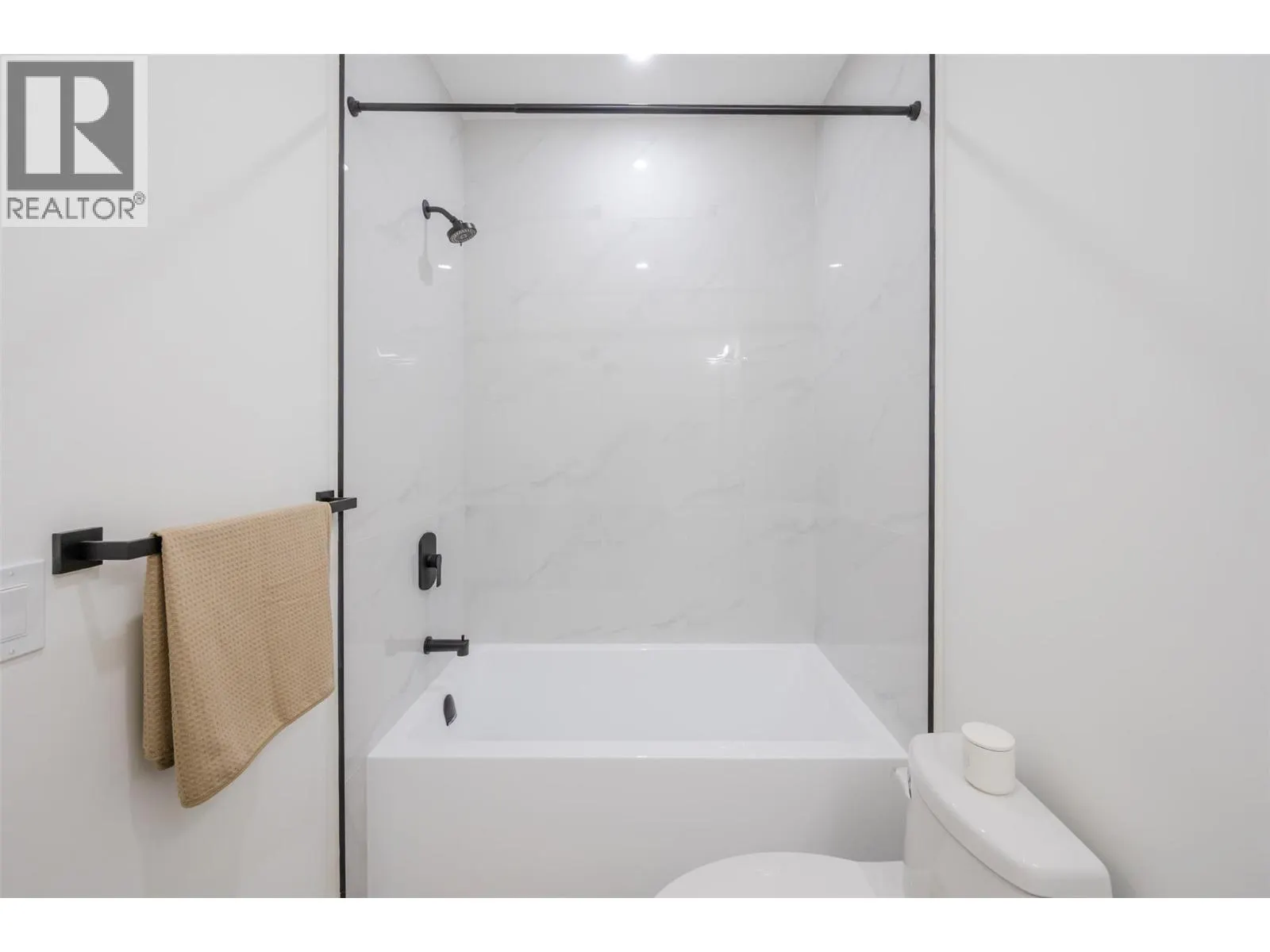 194 Maple Place Unit# 4