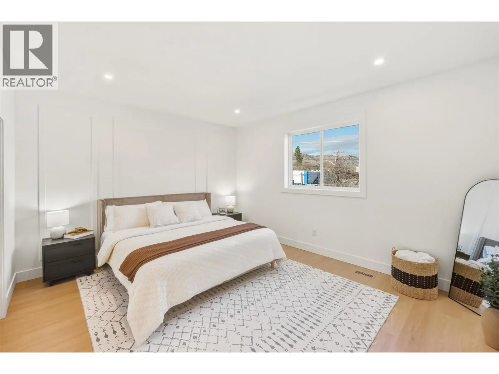 194 Maple Place Unit# 4