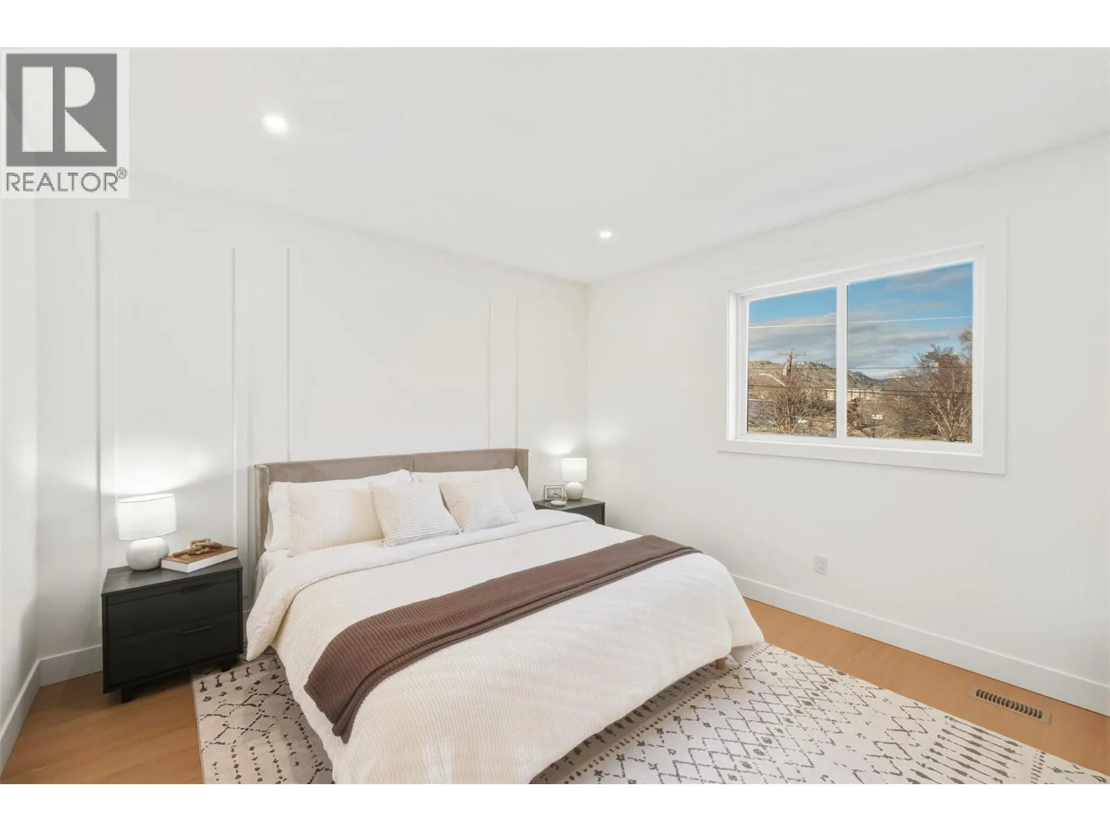 194 Maple Place Unit# 4
