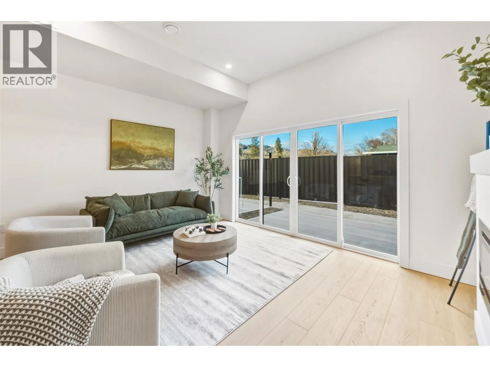 194 Maple Place Unit# 4