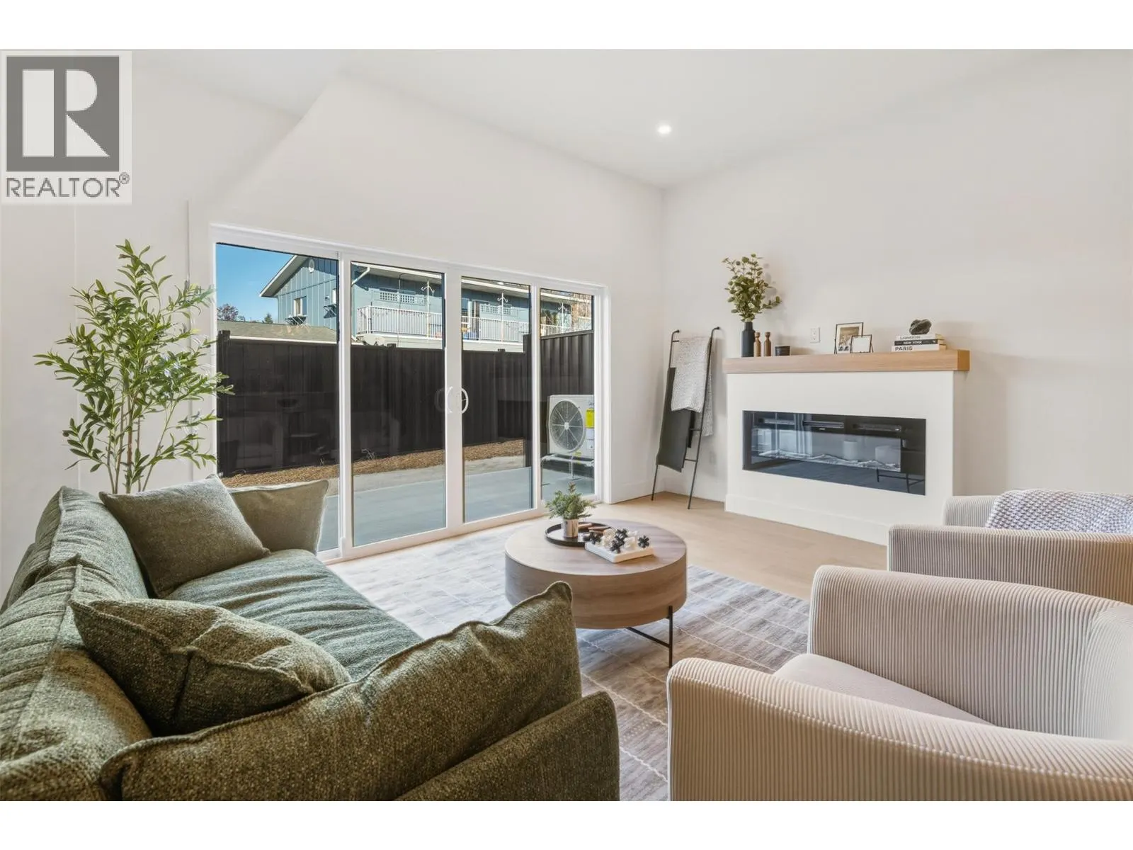 194 Maple Place Unit# 4