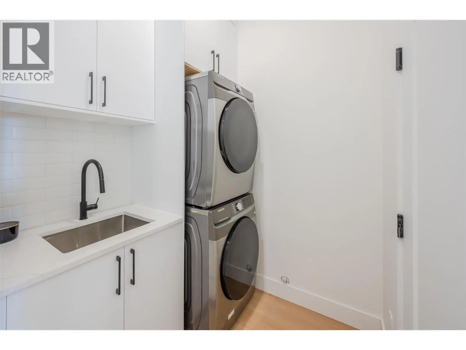 194 Maple Place Unit# 4