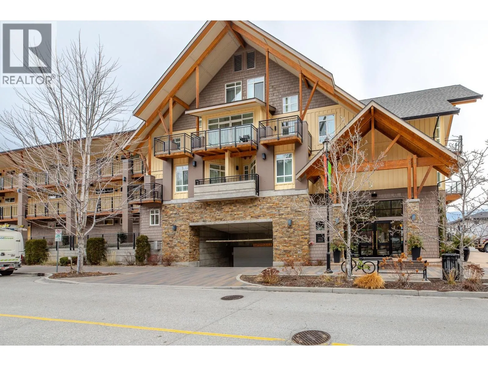 13011 LAKESHORE Drive Unit# 352