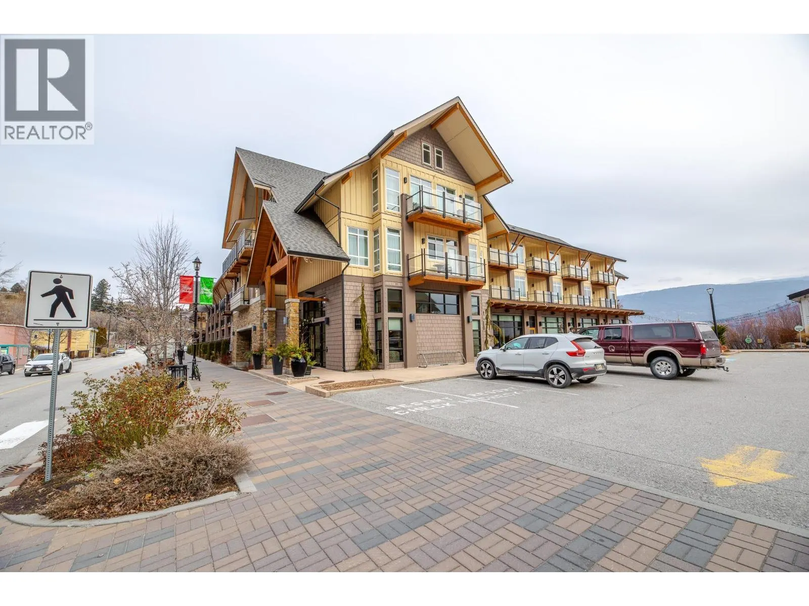 13011 LAKESHORE Drive Unit# 352