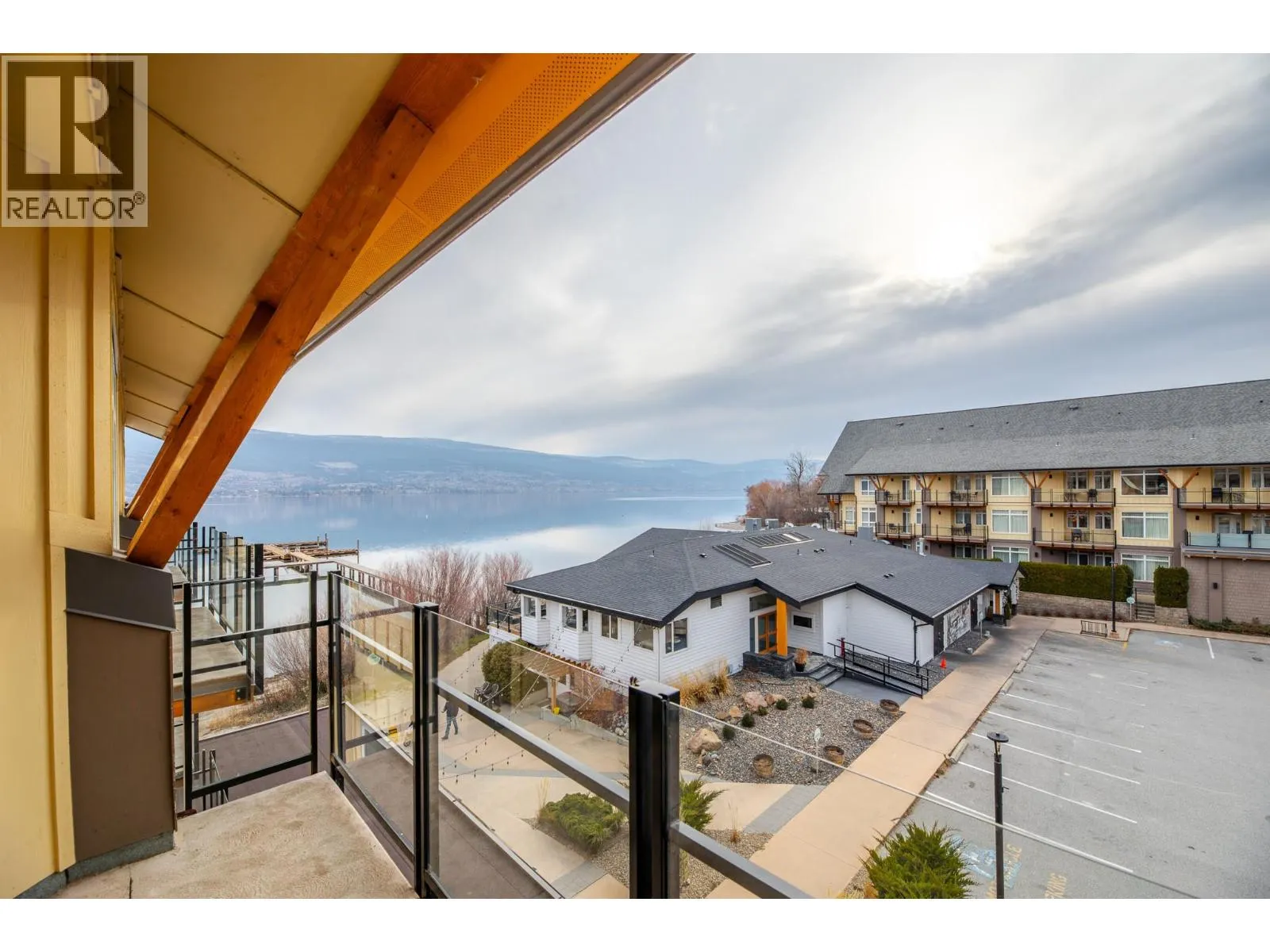 13011 LAKESHORE Drive Unit# 352