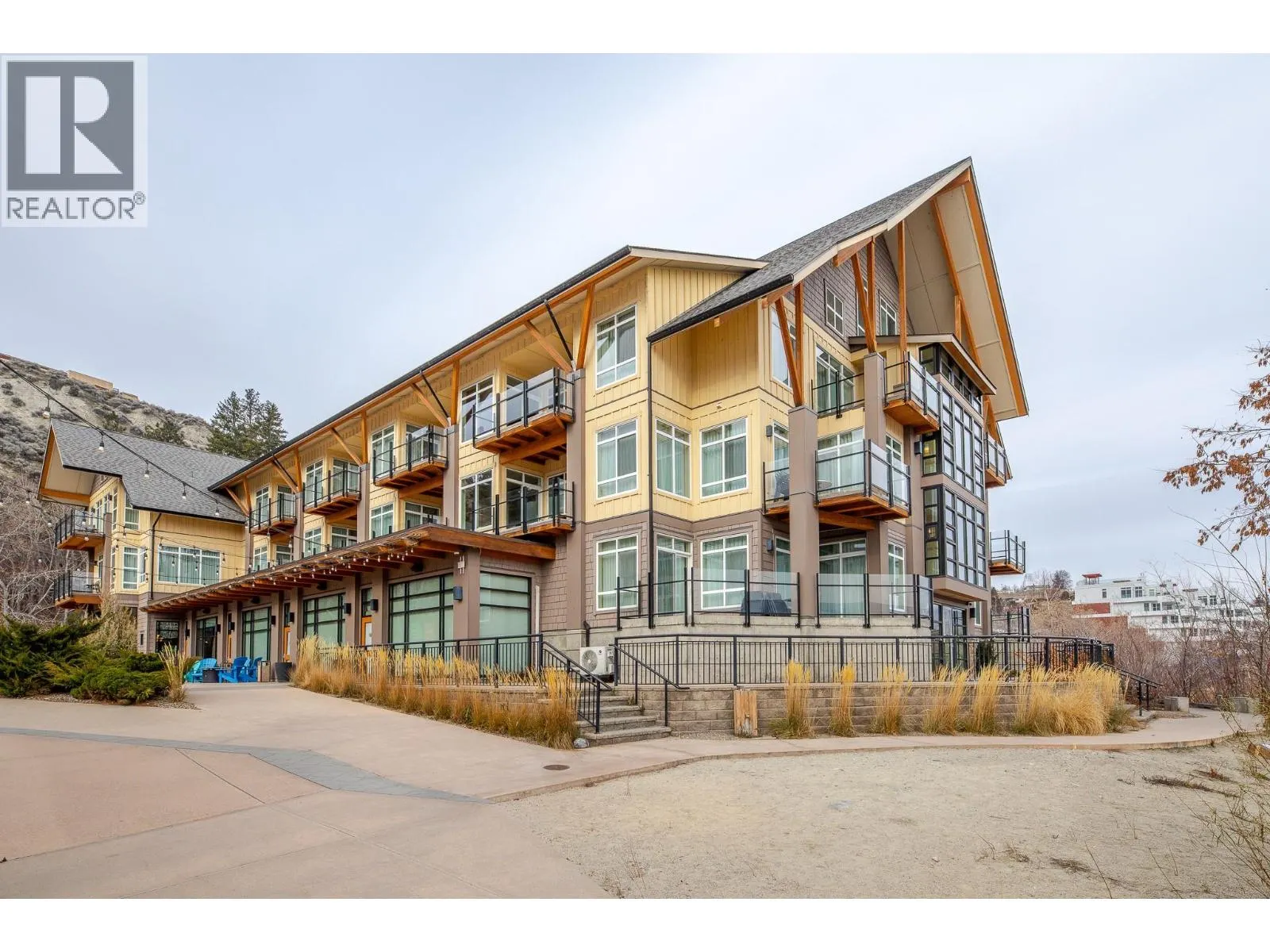 13011 LAKESHORE Drive Unit# 352
