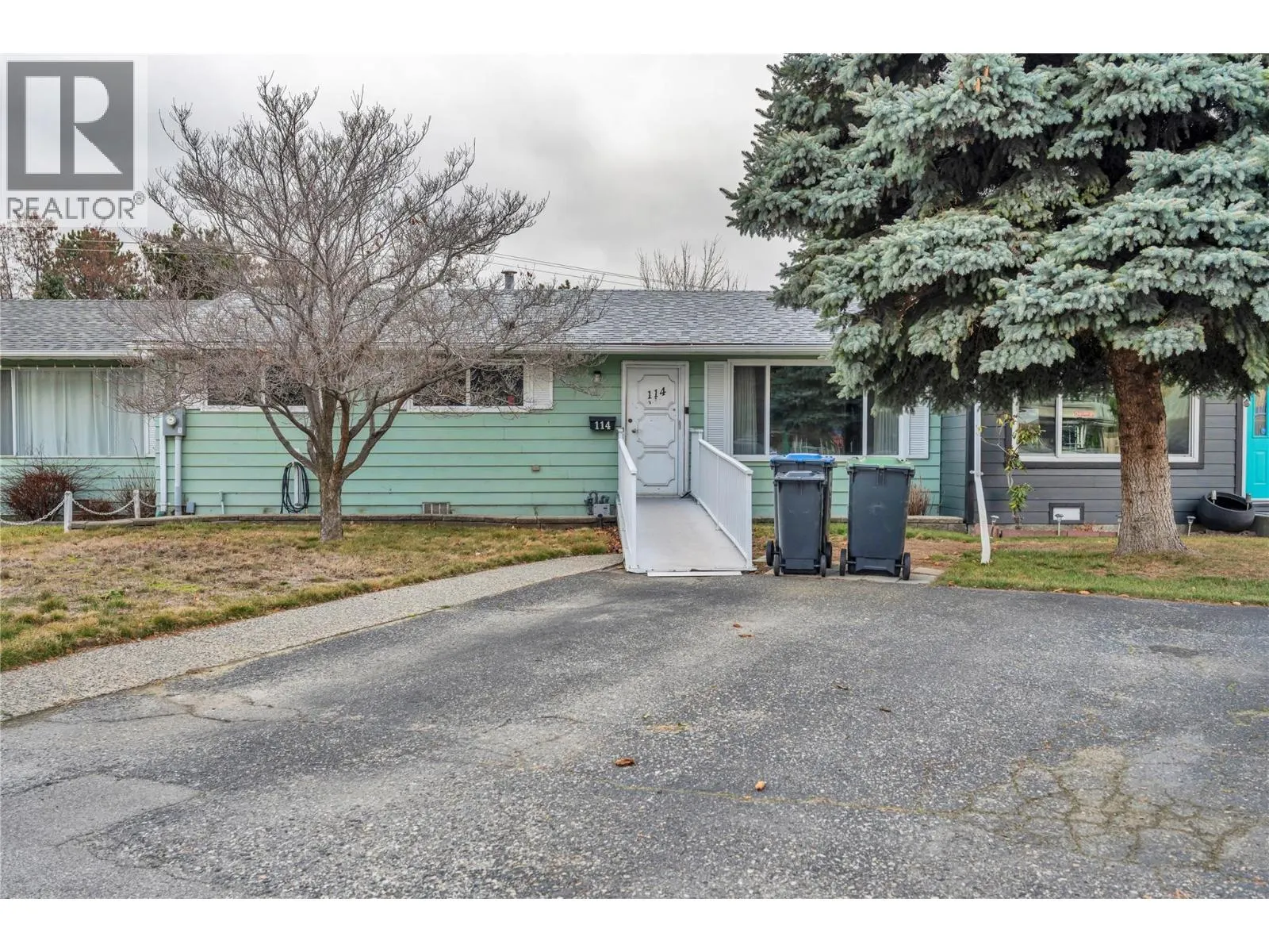 114 Ayres Crescent