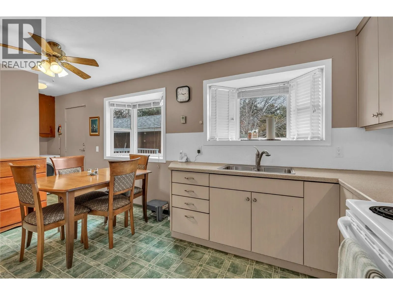 114 Ayres Crescent